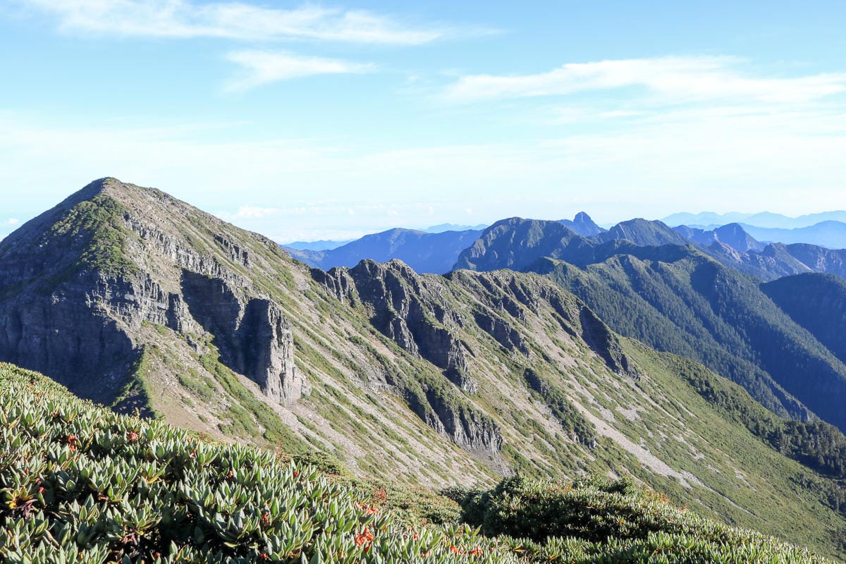 雪山三天兩夜 台灣第二高峰雪山黑森林圈谷好美碎石坡我也甘願