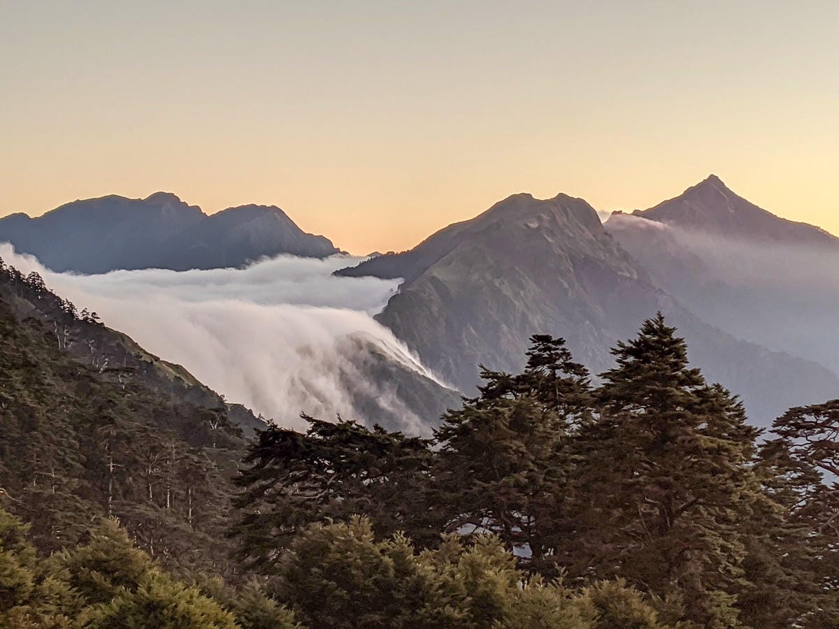 奇萊南華兩天一夜抽籤天池 百岳新手單日狂走30公里的真面目