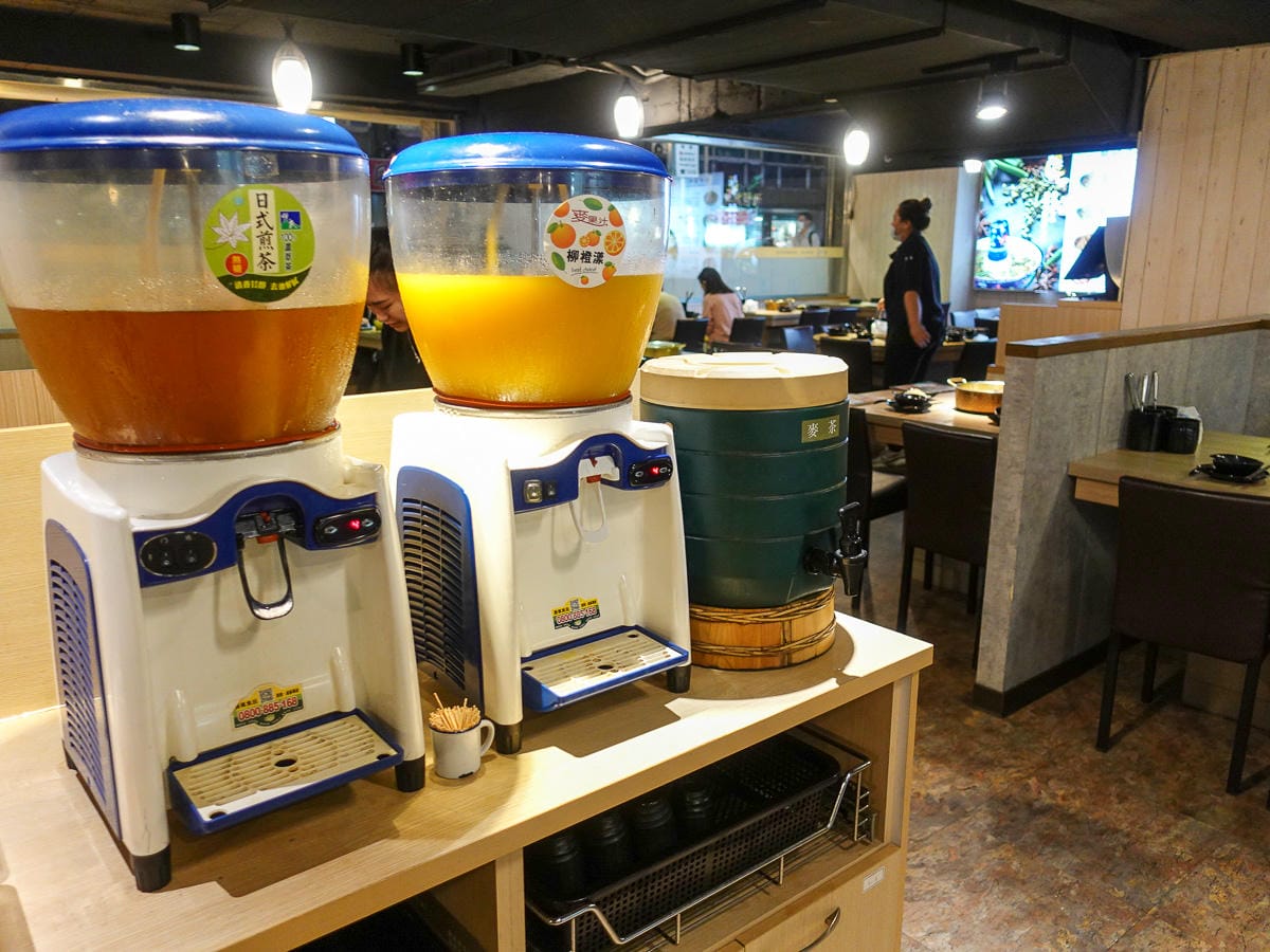 北車善導寺美食 東北之家酸菜白肉鍋吃到飽 青島店服務有特色