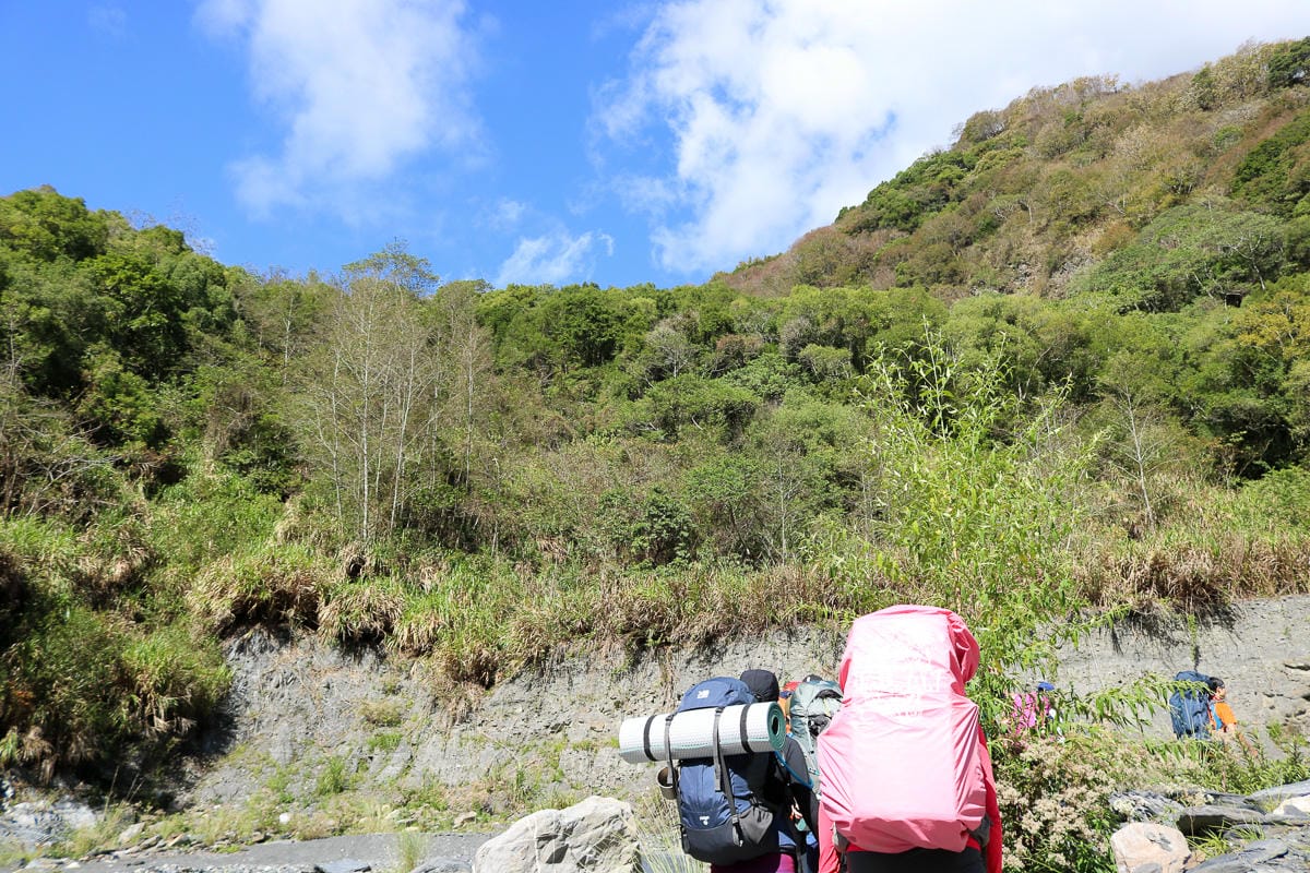 雲海溫泉 野營溫泉兩天爬到飽 南投秘境溯溪攀岩露營泡湯一次滿足