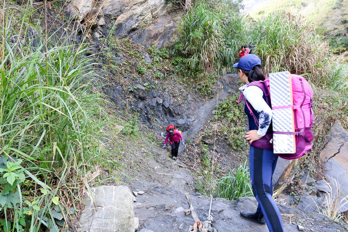 雲海溫泉 野營溫泉兩天爬到飽 南投秘境溯溪攀岩露營泡湯一次滿足