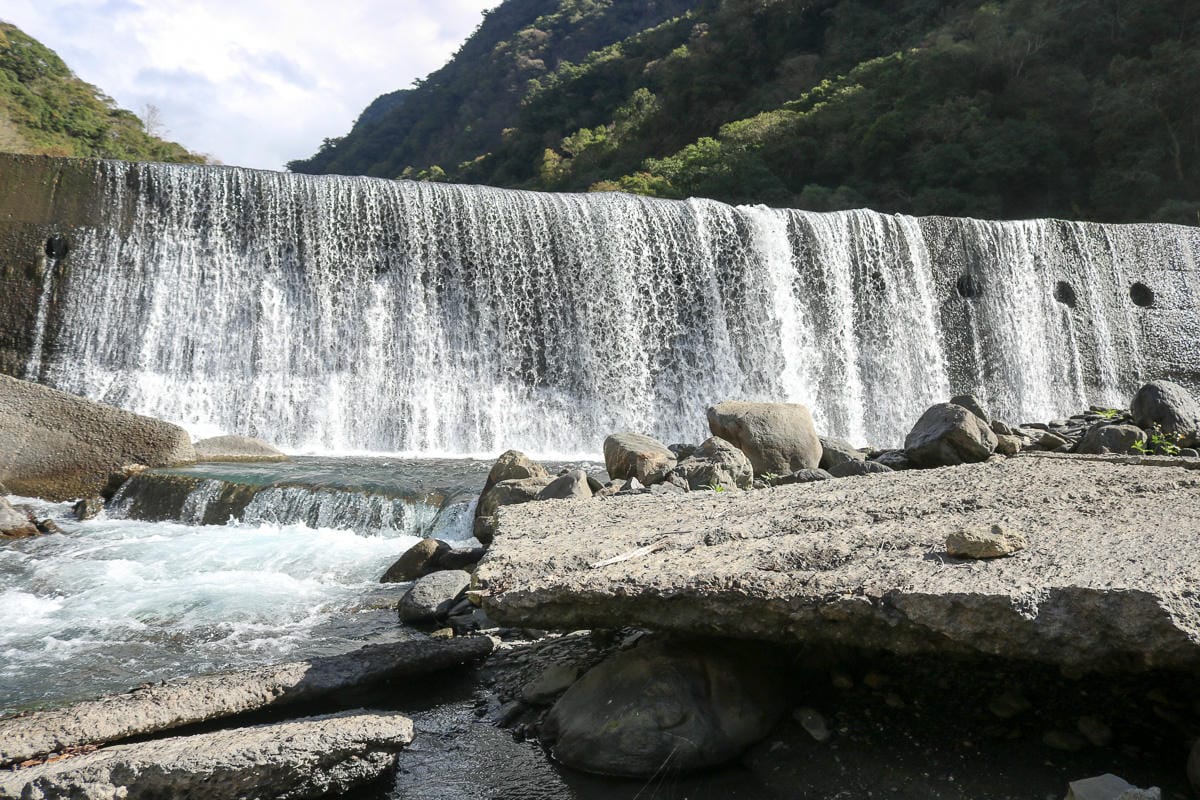 雲海溫泉 野營溫泉兩天爬到飽 南投秘境溯溪攀岩露營泡湯一次滿足