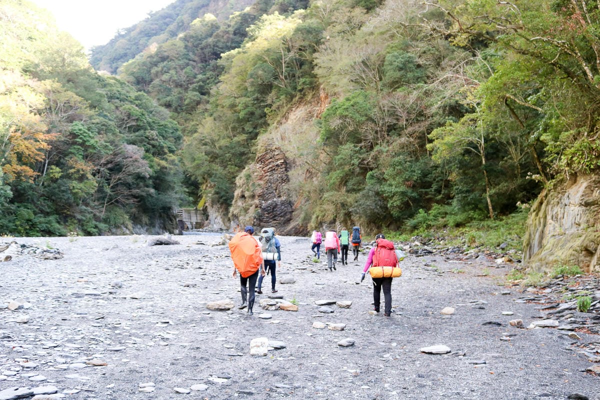 雲海溫泉 野營溫泉兩天爬到飽 南投秘境溯溪攀岩露營泡湯一次滿足