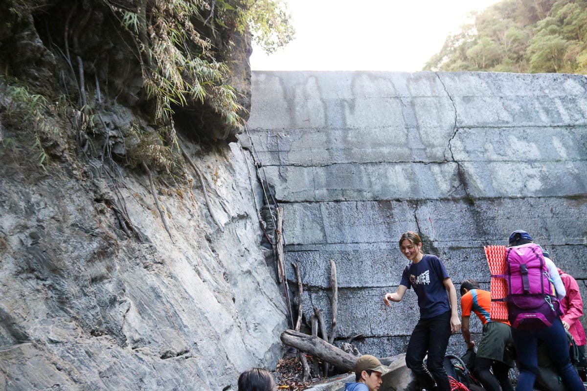 雲海溫泉 野營溫泉兩天爬到飽 南投秘境溯溪攀岩露營泡湯一次滿足
