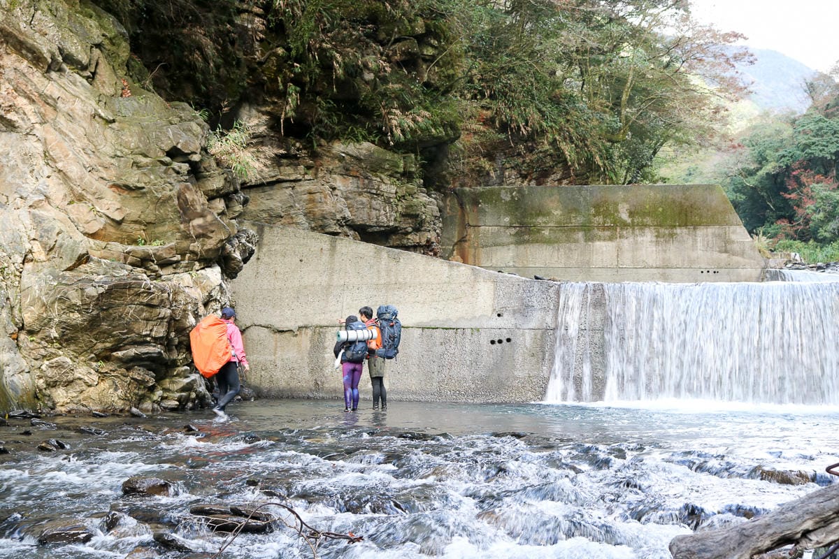 雲海溫泉 野營溫泉兩天爬到飽 南投秘境溯溪攀岩露營泡湯一次滿足