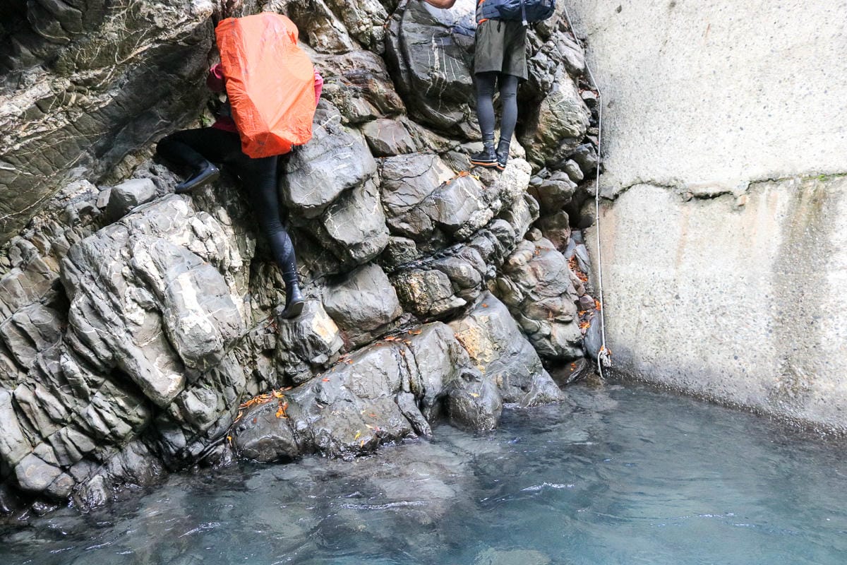 雲海溫泉 野營溫泉兩天爬到飽 南投秘境溯溪攀岩露營泡湯一次滿足