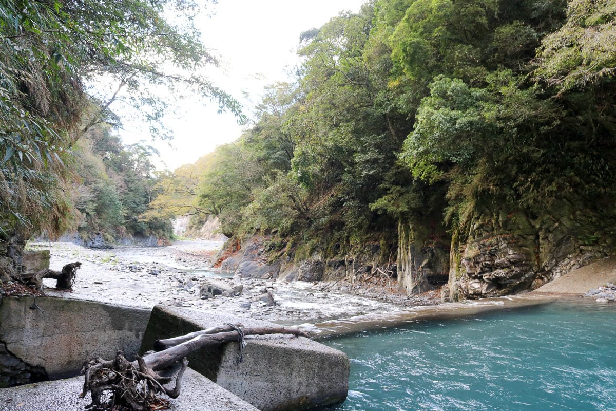 雲海溫泉 野營溫泉兩天爬到飽 南投秘境溯溪攀岩露營泡湯一次滿足