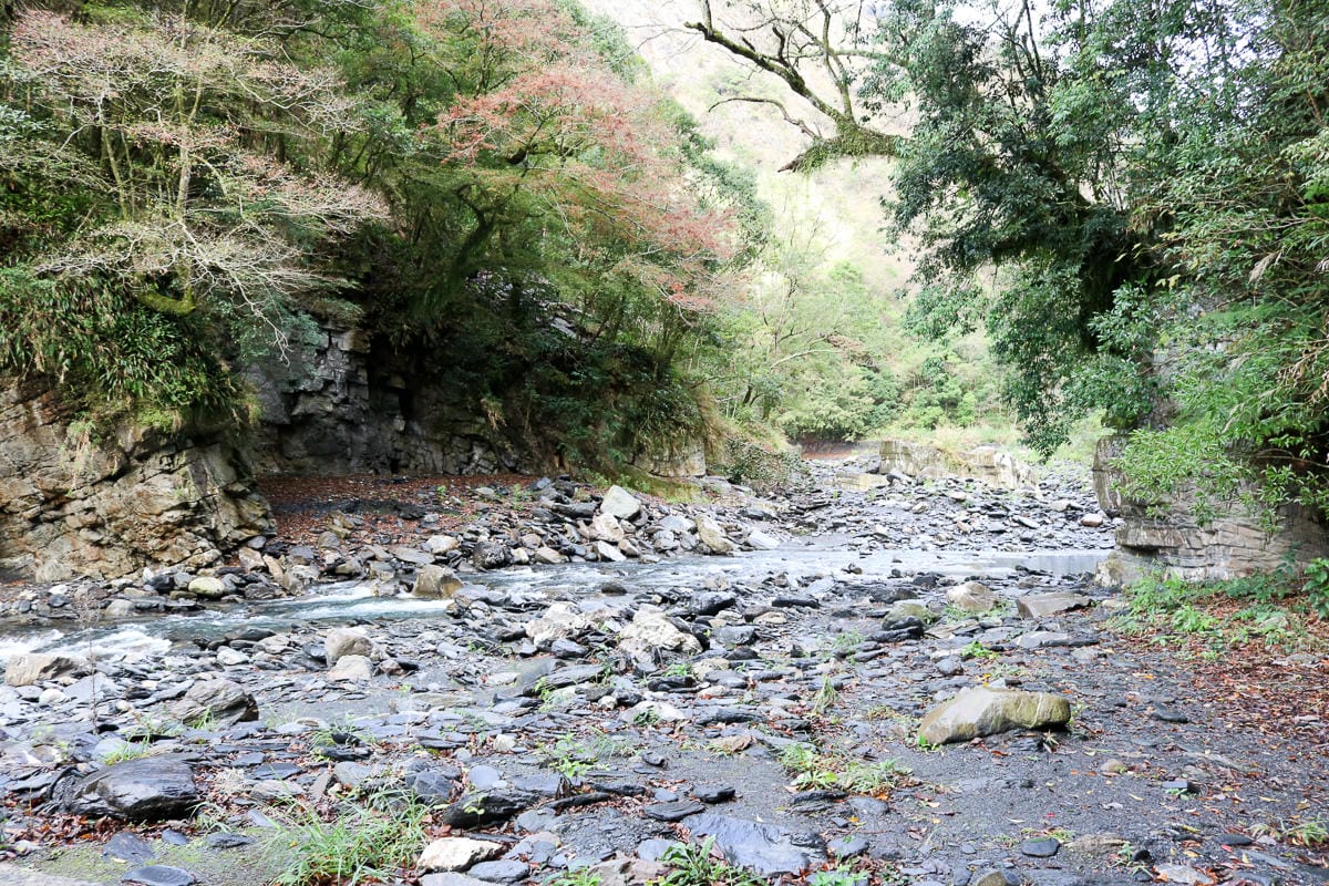 雲海溫泉 野營溫泉兩天爬到飽 南投秘境溯溪攀岩露營泡湯一次滿足