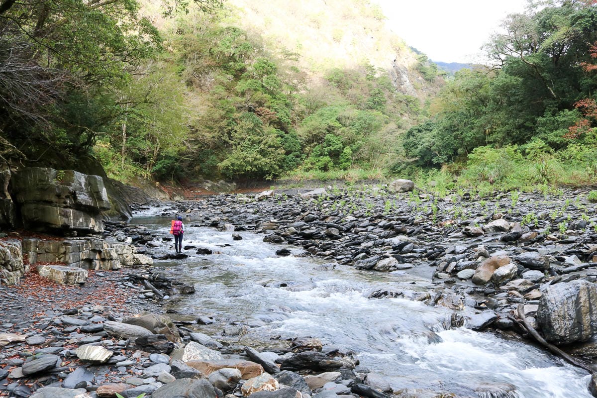 雲海溫泉 野營溫泉兩天爬到飽 南投秘境溯溪攀岩露營泡湯一次滿足