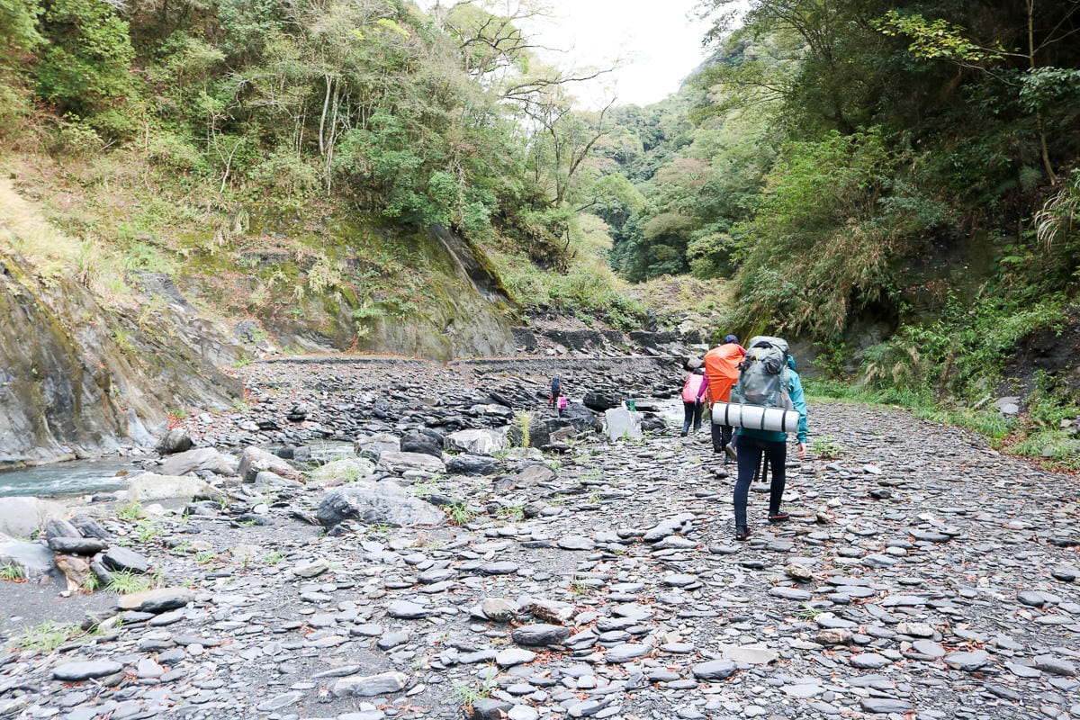 雲海溫泉 野營溫泉兩天爬到飽 南投秘境溯溪攀岩露營泡湯一次滿足