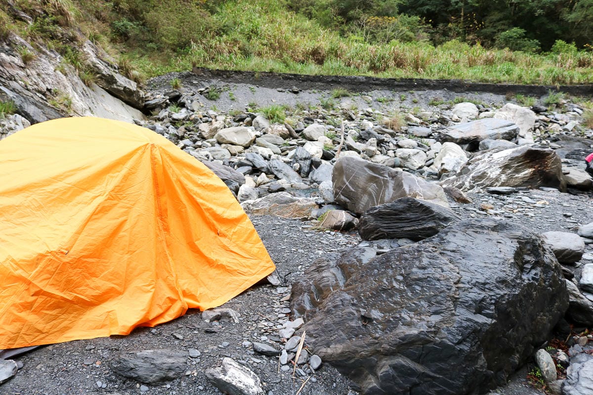 雲海溫泉 野營溫泉兩天爬到飽 南投秘境溯溪攀岩露營泡湯一次滿足