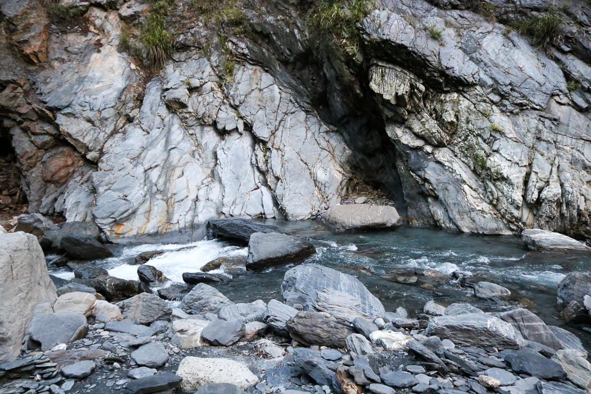 雲海溫泉 野營溫泉兩天爬到飽 南投秘境溯溪攀岩露營泡湯一次滿足