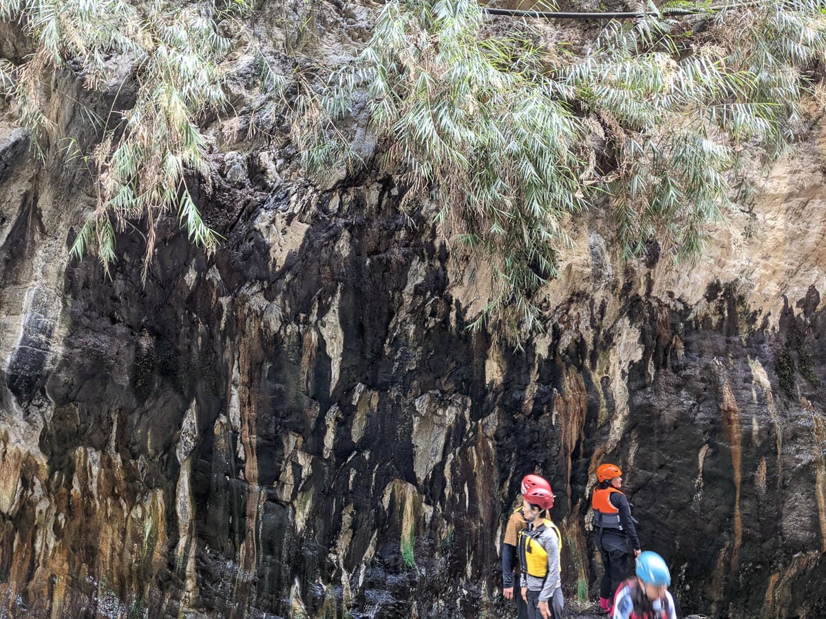 南投野溪溫泉 馬海濮溫泉大片絕美彩壁配上溫度迷人的溫泉泉池 - 第7張圖 南投野溪溫泉 馬海濮溫泉大片絕美彩壁配上溫度迷人的溫泉泉池