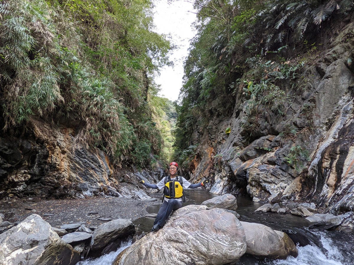 南投野溪溫泉 馬海濮溫泉大片絕美彩壁配上溫度迷人的溫泉泉池 - 第21張圖 南投野溪溫泉 馬海濮溫泉大片絕美彩壁配上溫度迷人的溫泉泉池