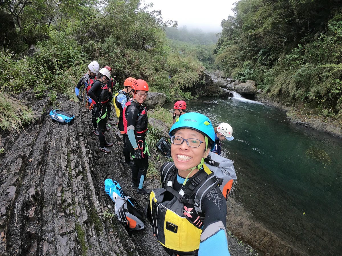 新竹尖石那羅溯溪 天然滑水道新手適合夏日玩水天堂