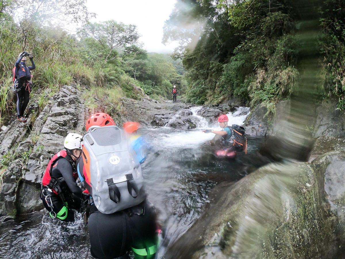 新竹尖石那羅溯溪 天然滑水道新手適合夏日玩水天堂