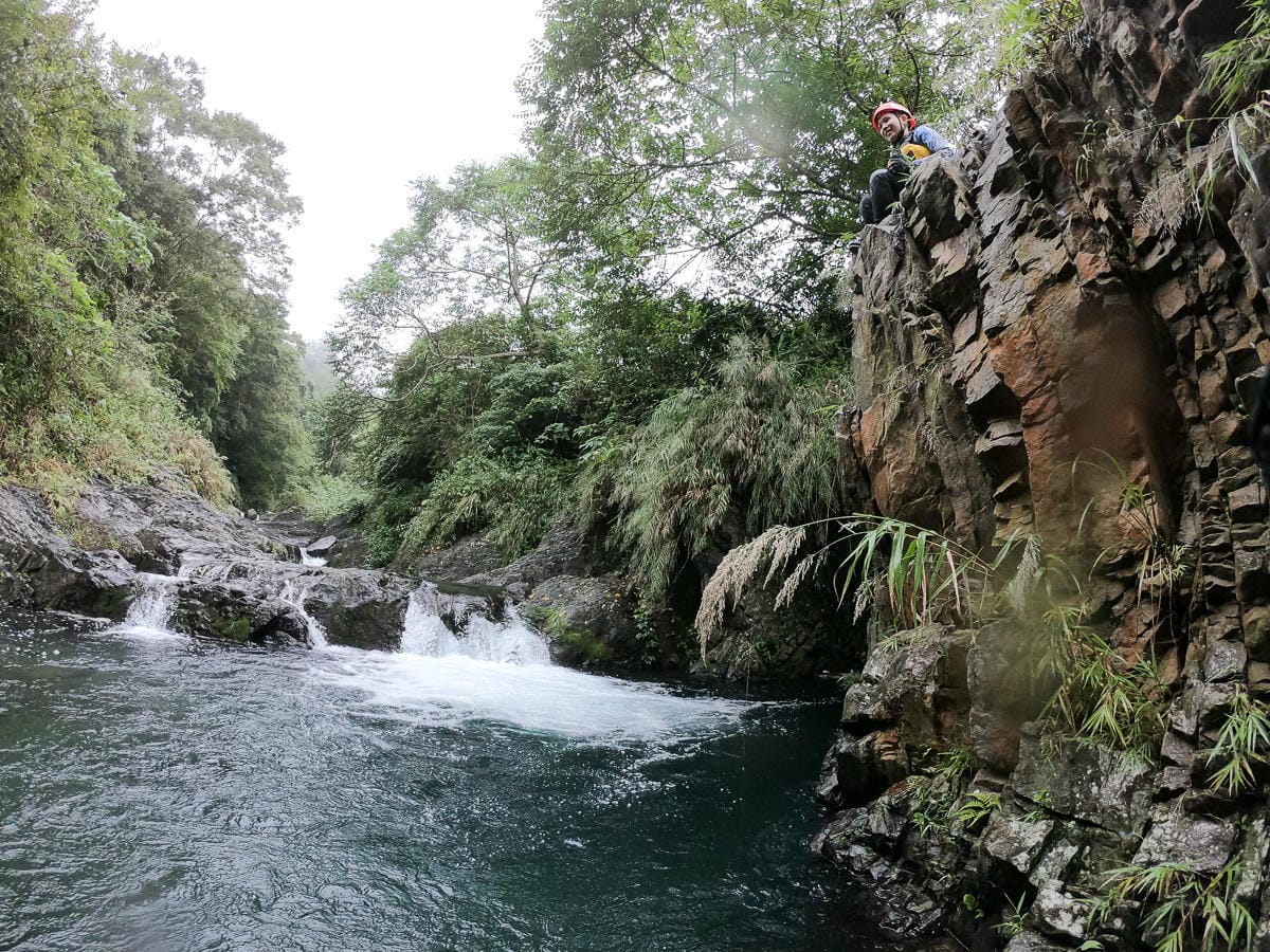 新竹尖石那羅溯溪 天然滑水道新手適合夏日玩水天堂