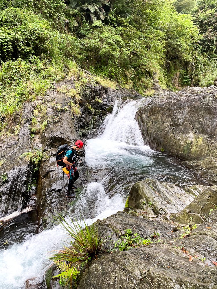 新竹尖石那羅溯溪 天然滑水道新手適合夏日玩水天堂