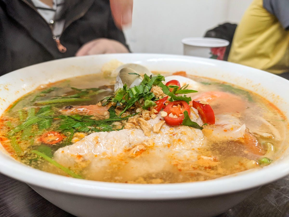 東湖阿水越南美食 巷內厲害河粉與涼拌雞絲記得早點來