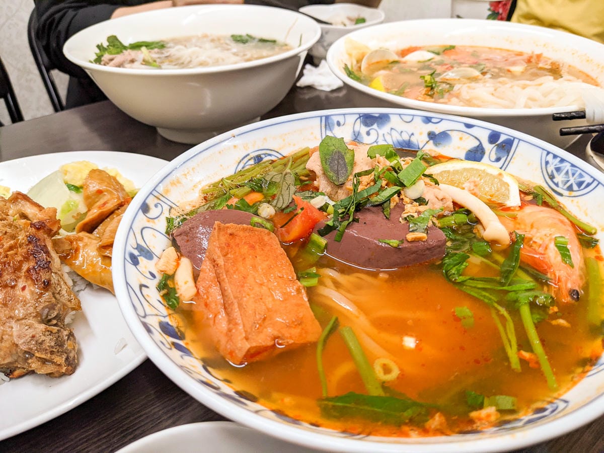 東湖阿水越南美食 巷內厲害河粉與涼拌雞絲記得早點來