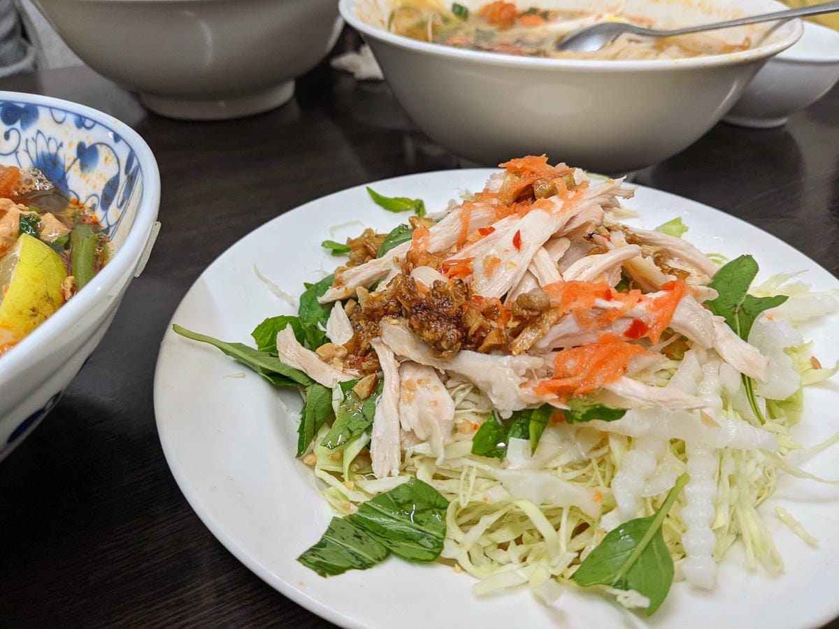 東湖阿水越南美食 巷內厲害河粉與涼拌雞絲記得早點來