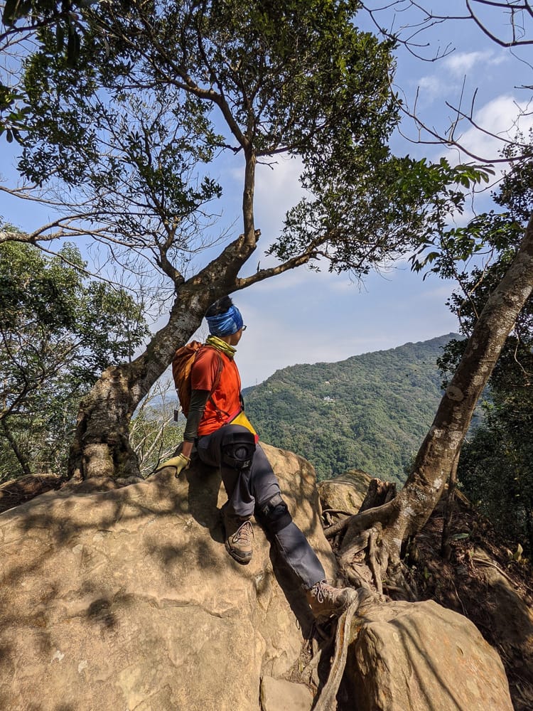三峽五寮尖 刺激驚險爬山路線 峭壁雄峰拉繩垂降的體力活
