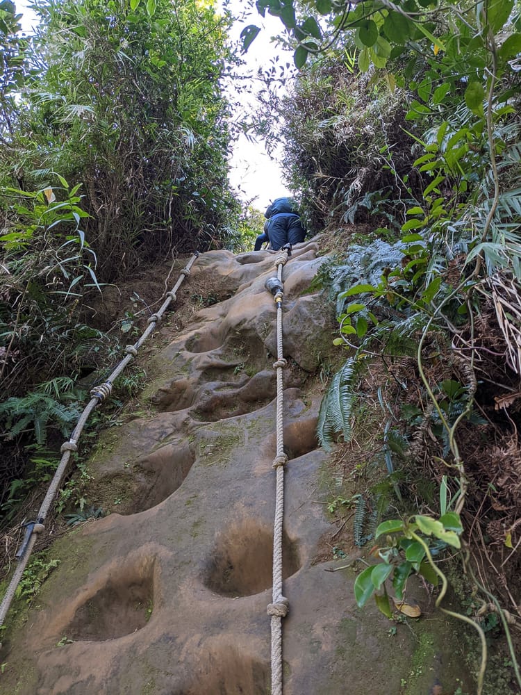 南港山攀岩步道 挑戰驚心動魄戶外攀爬場需要體能還要腦袋