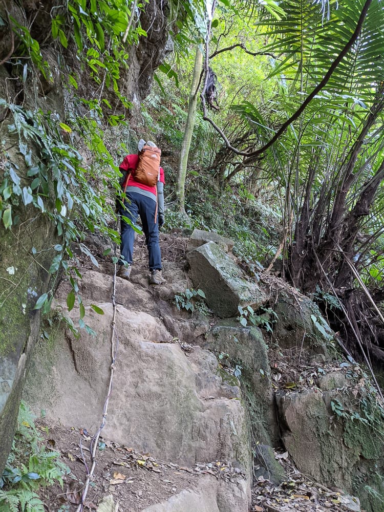 南港山攀岩步道 挑戰驚心動魄戶外攀爬場需要體能還要腦袋