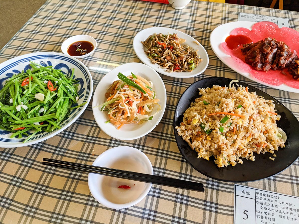 三峽五寮尖松柏園餃子館 下山熱炒小吃平假日都有