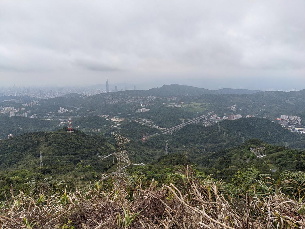 木柵猴山岳登山步道新手可以嗎？拉繩攀爬找雙扇蕨