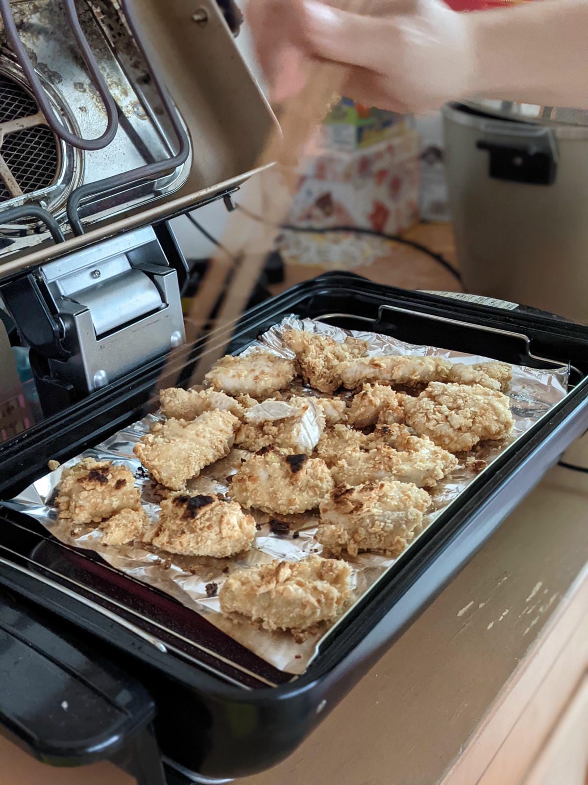 炸雞塊鹽酥雞做法不麻煩食譜 烤箱無油無麵粉之烤魚機版本 - 第1張圖 炸雞塊鹽酥雞做法不麻煩食譜 烤箱無油無麵粉之烤魚機版本