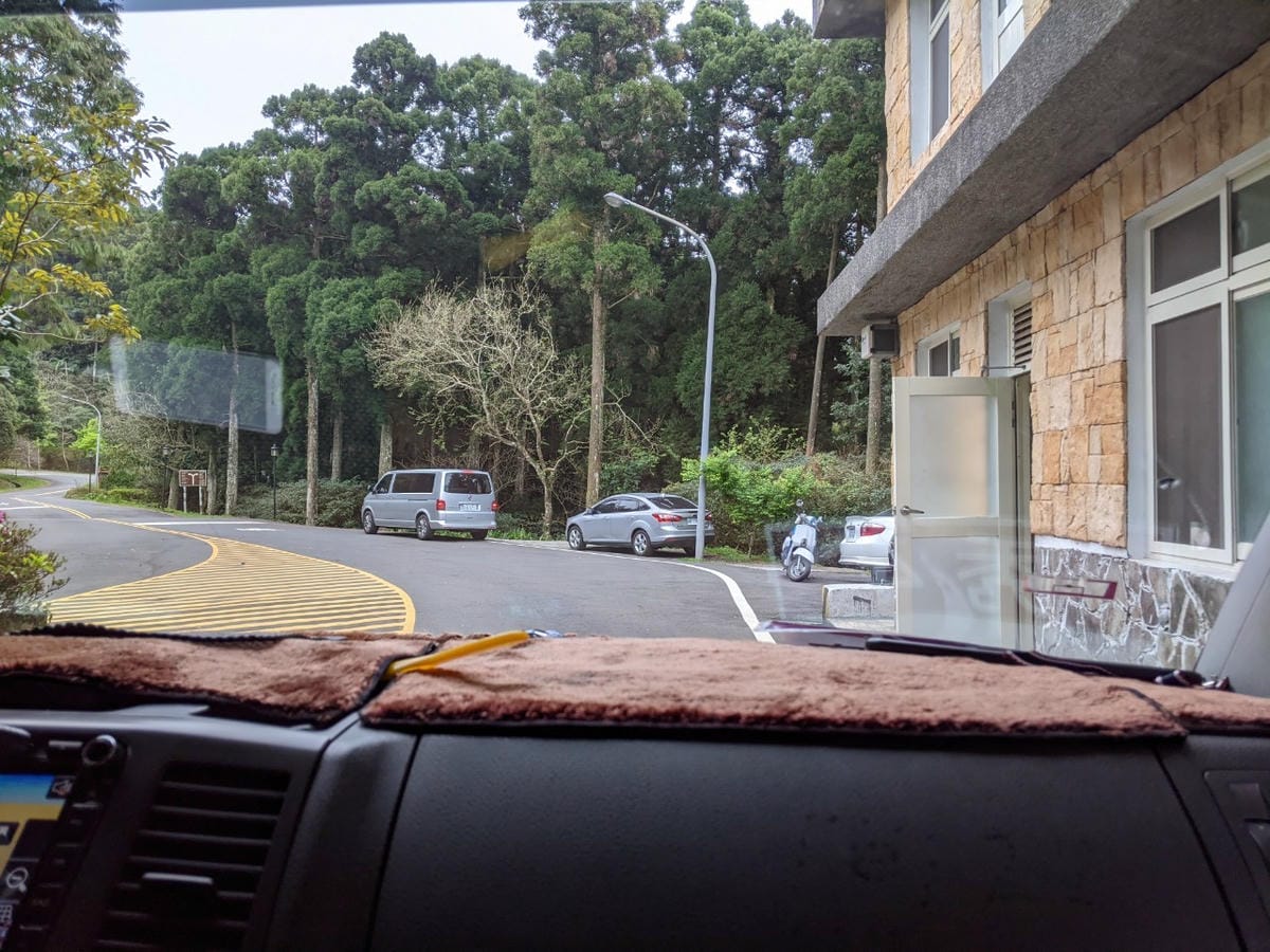 東滿連走 東眼山滿月圓不同點進出三峽餐廳540土雞