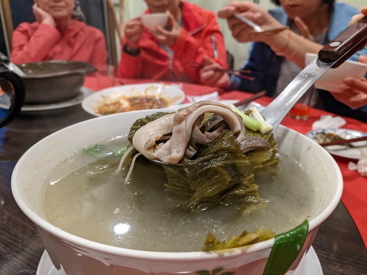 東滿連走 東眼山滿月圓不同點進出三峽餐廳540土雞