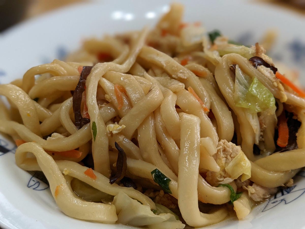 內湖吃麵 雅田廚房麵大碗小菜量多推 - 第2張圖 雅田廚房內湖木須炒麵