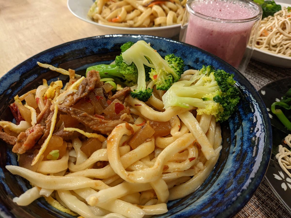 內湖吃麵 雅田廚房麵大碗小菜量多推 - 第5張圖 雅田廚房內湖木須炒麵