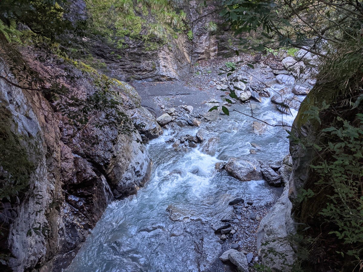中橫四辣屏風山新路 全天候24小時人氣不間斷百岳高山