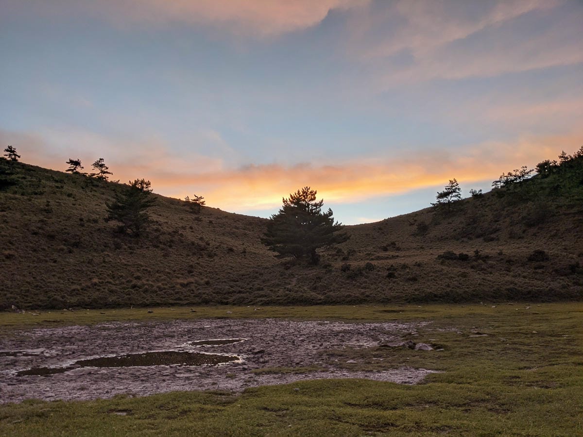嘉明湖戒茂斯來回 夜宿嘉明湖妹池狂風暴雨狂奔記