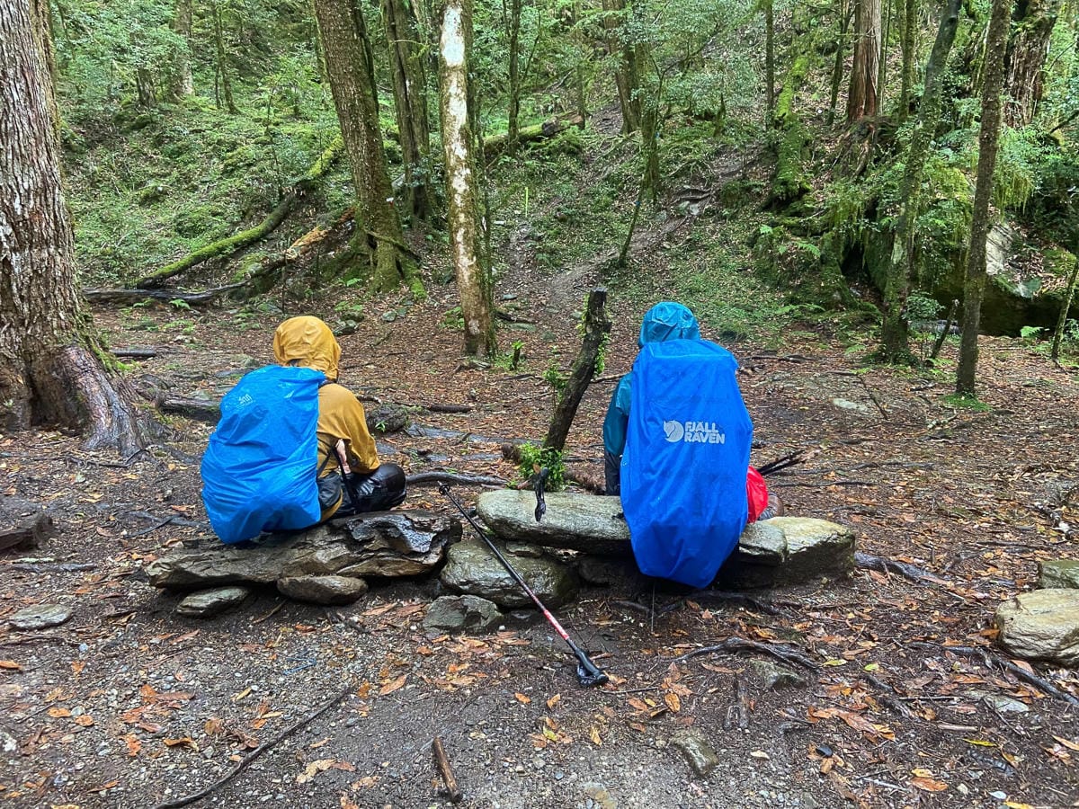 嘉明湖戒茂斯來回 夜宿嘉明湖妹池狂風暴雨狂奔記