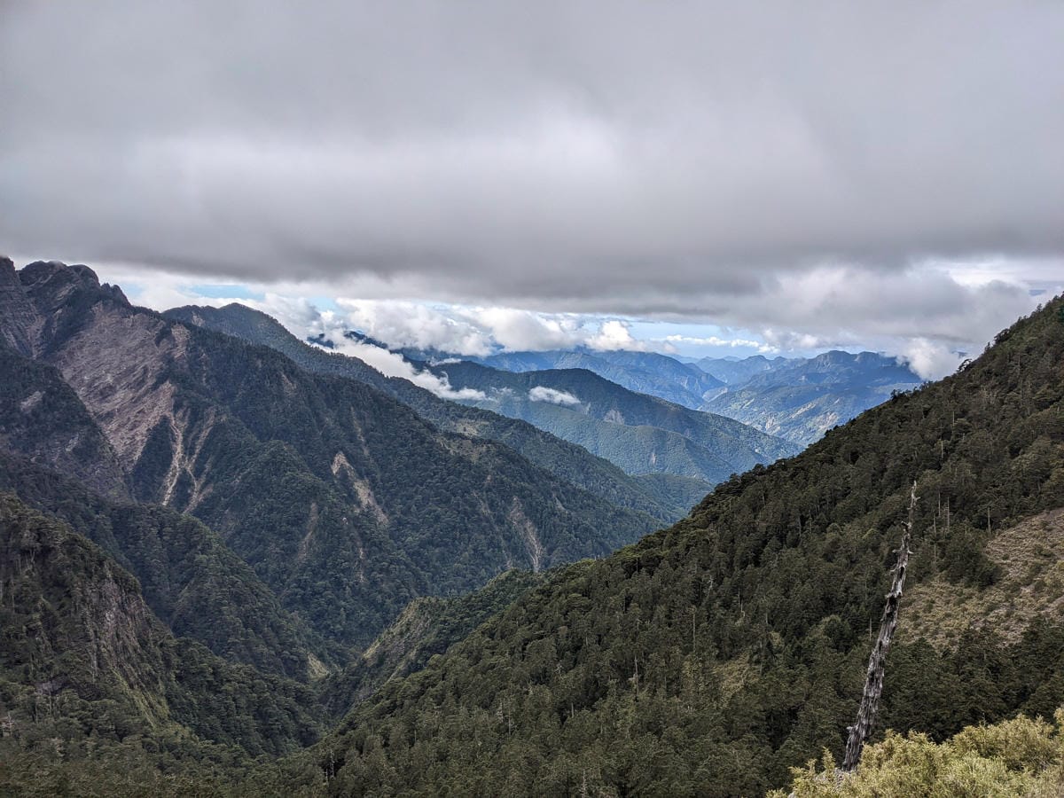 玉山西峰單攻一日 只為台灣最高神社觀音廟前來