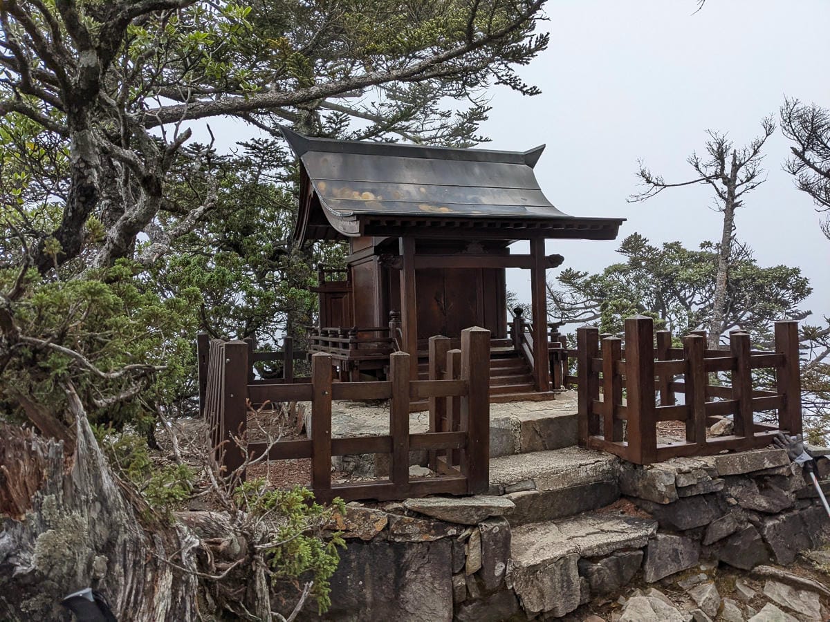 玉山西峰單攻一日 只為台灣最高神社觀音廟前來