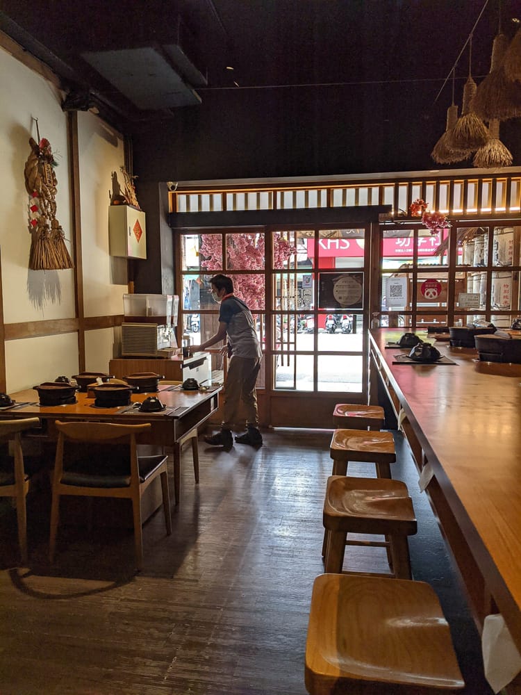 嘉義火鍋小旬湯 樂農鑄鐵火鍋高CP海鮮獨享女子比例特多 - 第2張圖 嘉義火鍋小旬湯 樂農鑄鐵火鍋高CP海鮮獨享女子比例特多