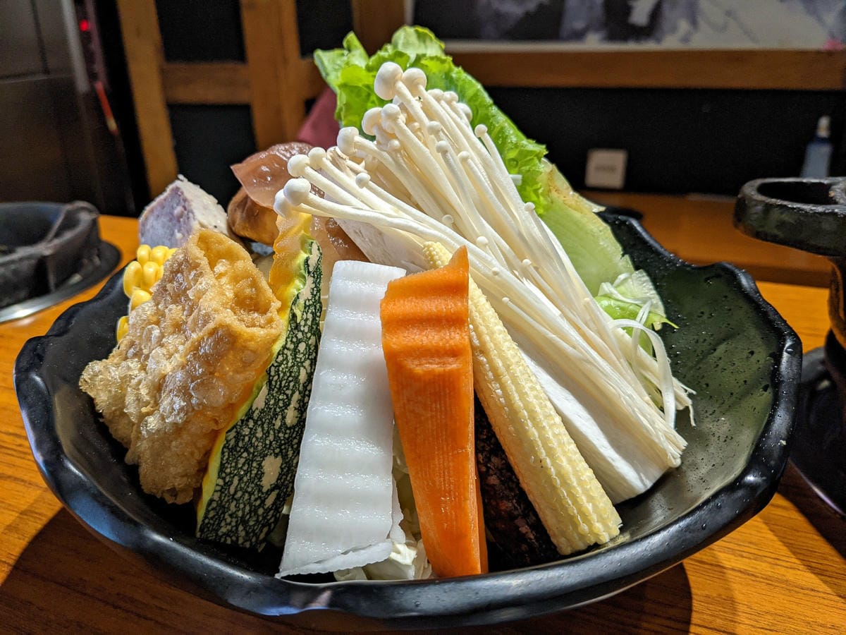 嘉義火鍋小旬湯 樂農鑄鐵火鍋高CP海鮮獨享女子比例特多 - 第1張圖 嘉義火鍋小旬湯 樂農鑄鐵火鍋高CP海鮮獨享女子比例特多