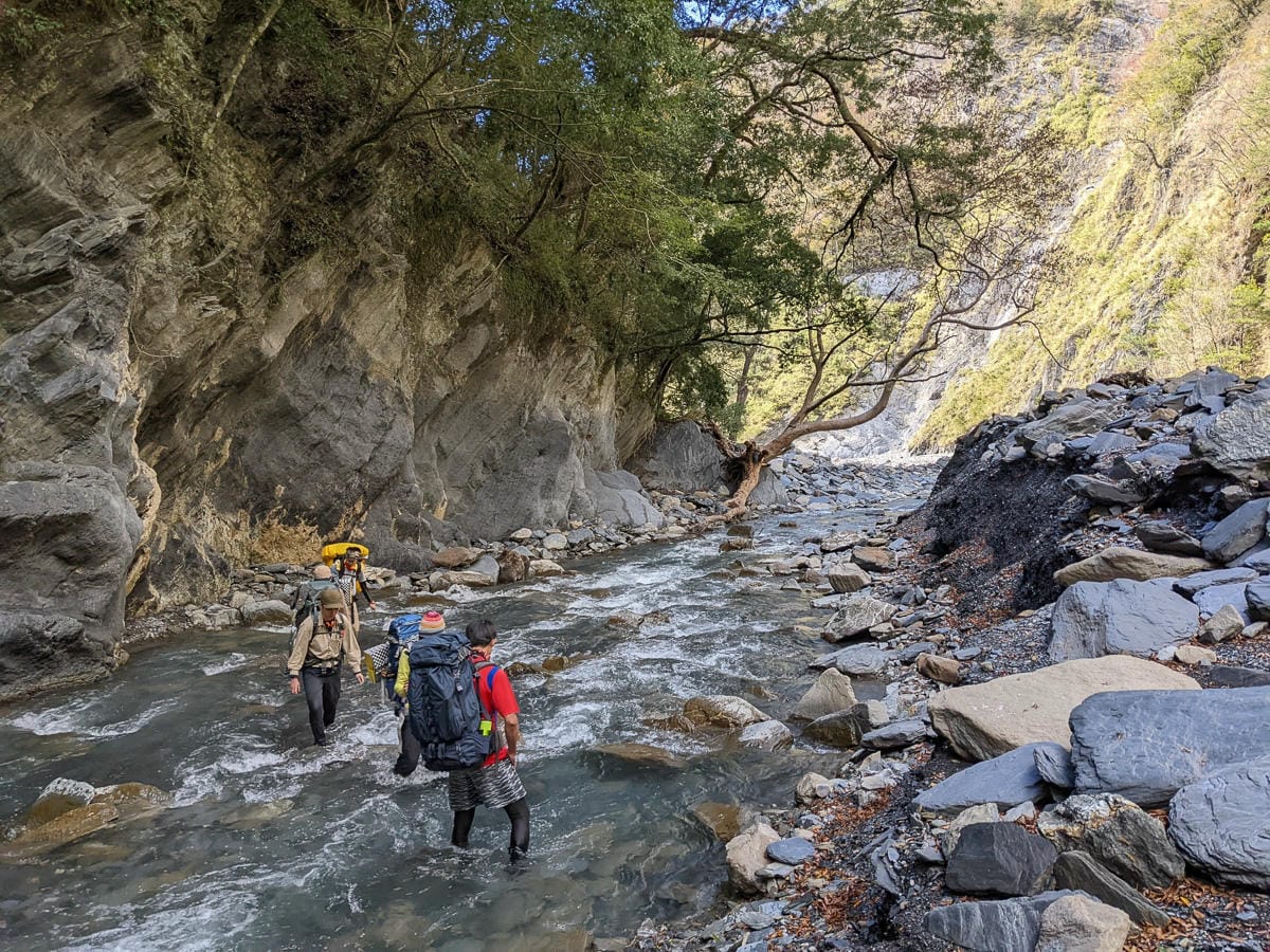 萬大北溪溫泉 奧萬大南投冬季之峽谷露營星空滿佈