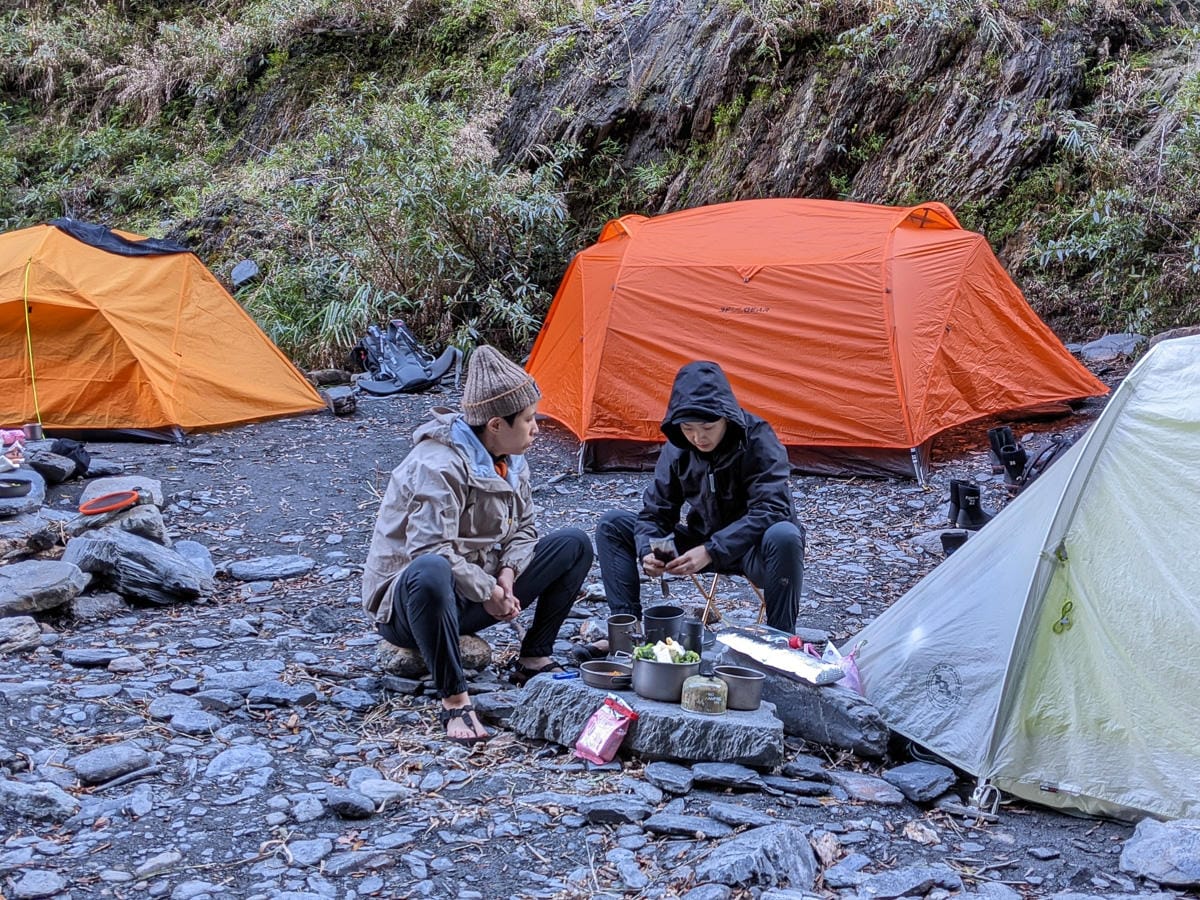 萬大北溪溫泉 奧萬大南投冬季之峽谷露營星空滿佈
