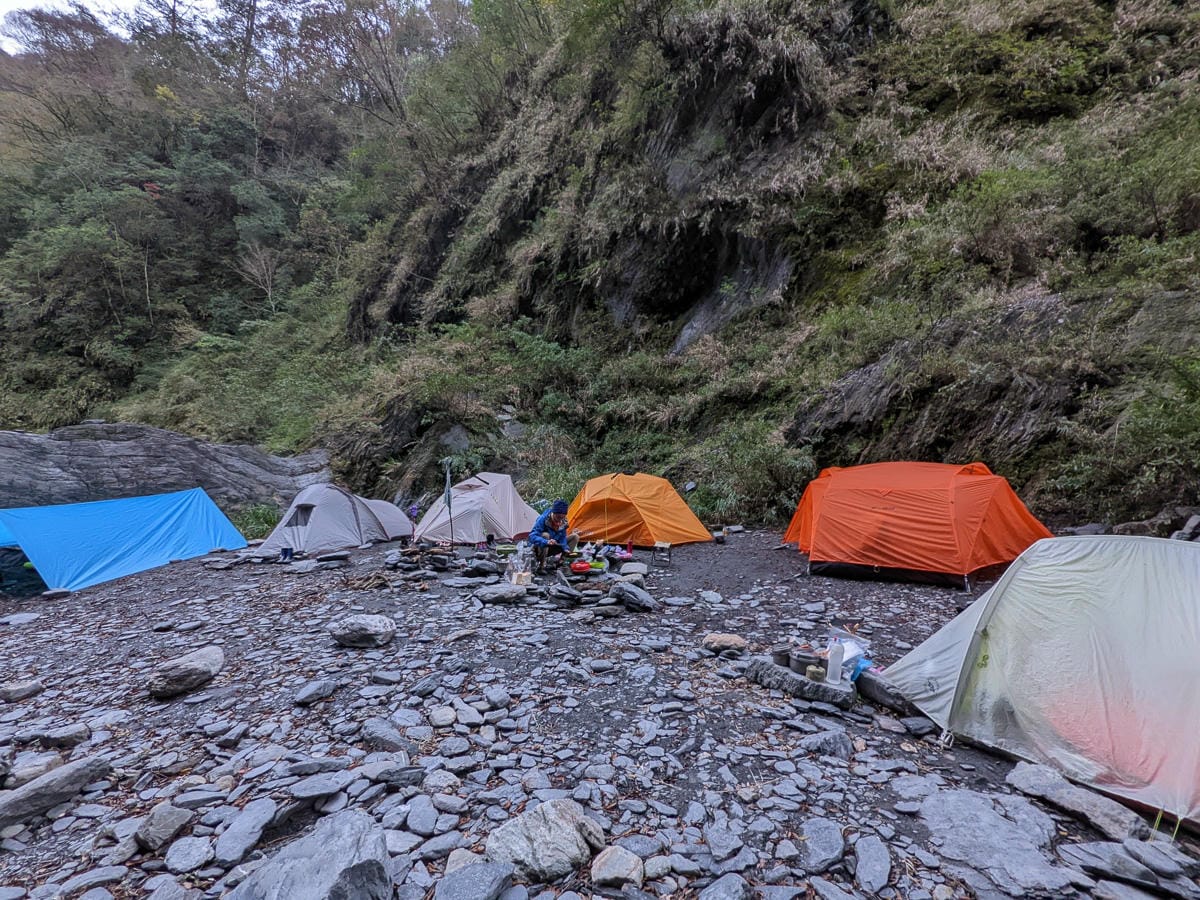 萬大北溪溫泉 奧萬大南投冬季之峽谷露營星空滿佈