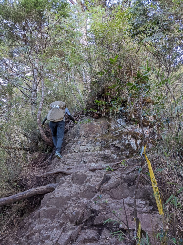 西巒大山難度？南投百岳單攻聖品玉山最北端冬天出大景