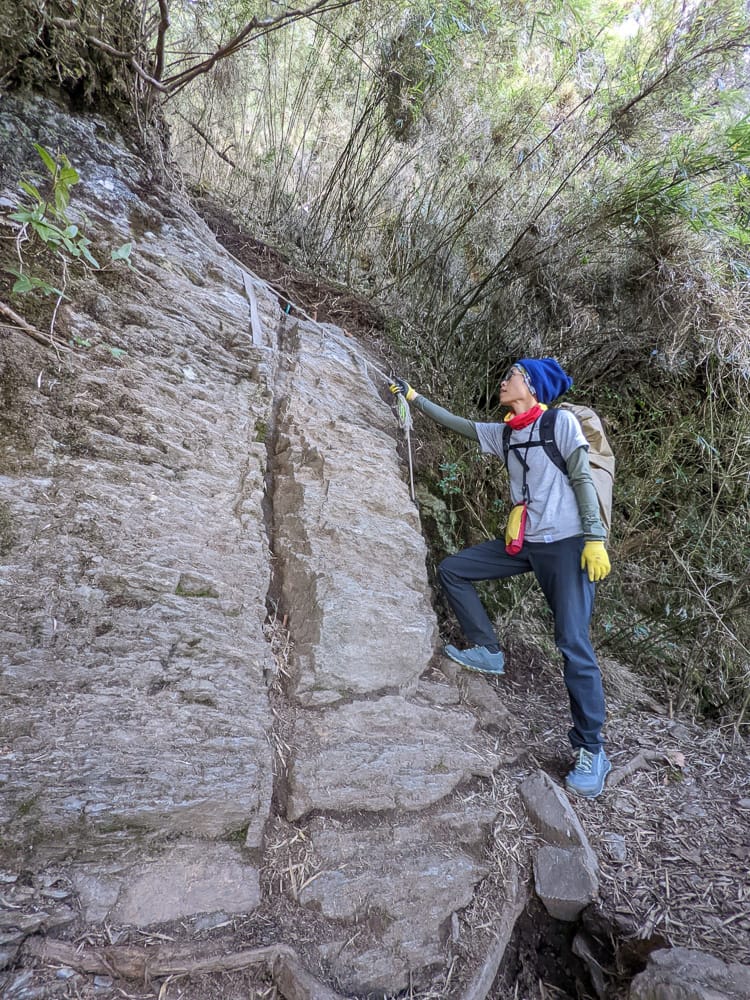 西巒大山難度？南投百岳單攻聖品玉山最北端冬天出大景