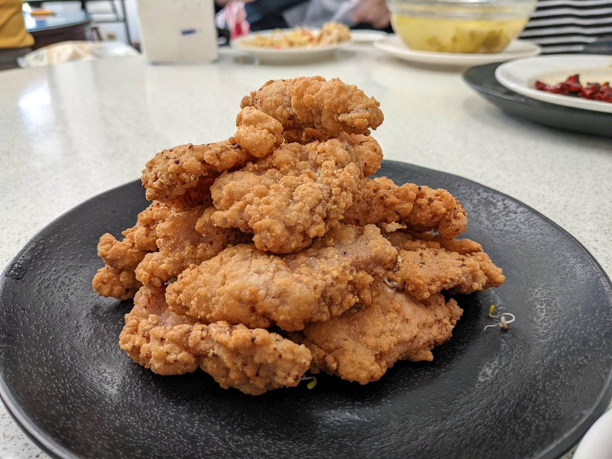 苗栗大湖青串小館 客家美食特色草莓入菜下午休息