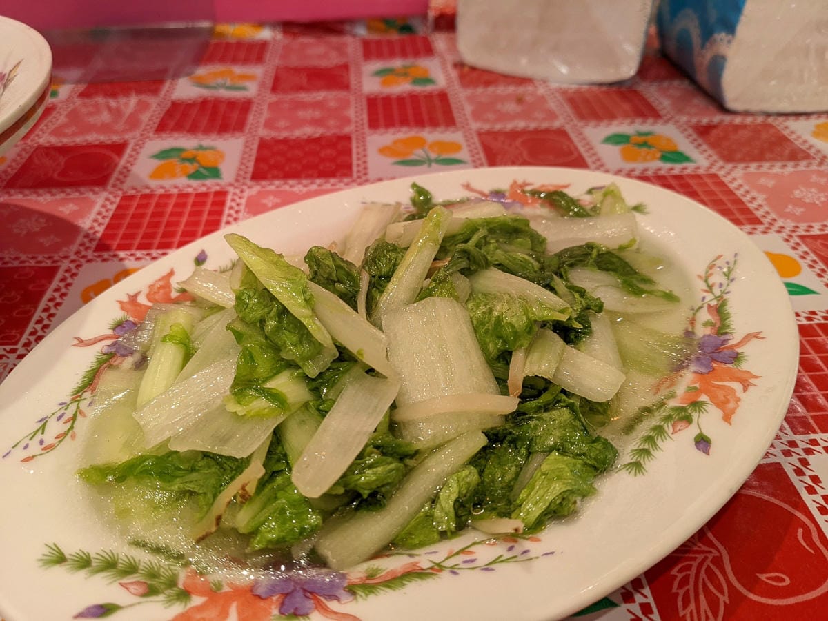 枋寮在地美食 食三香飯庄無菜單料理平價好吃別忘預約