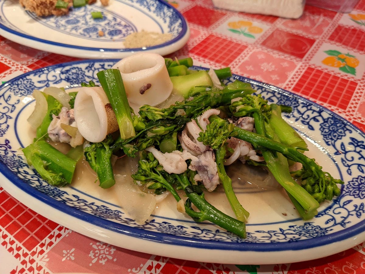 枋寮在地美食 食三香飯庄無菜單料理平價好吃別忘預約